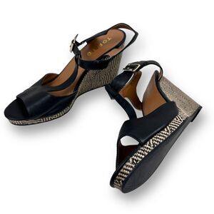 Torrid Womens Black Ankle Strap Peep Toe Faux Leather‎ Wedge Sandals Size 10W